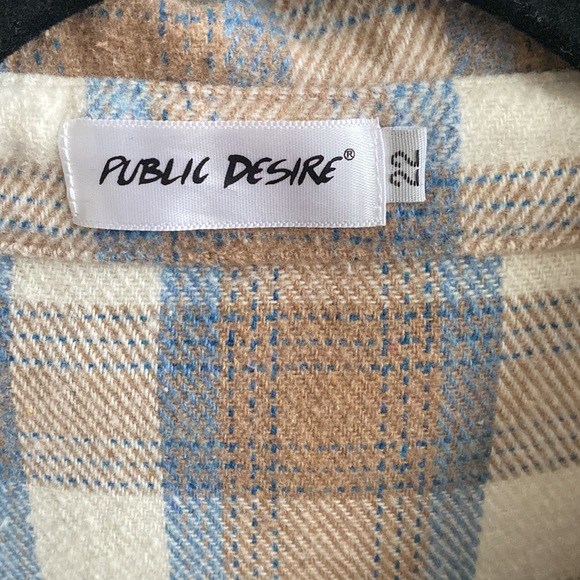 Shacket - Picture 2 of 4